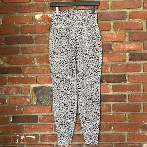 Athleta Salutation Women’s Textured Jogger Meadow Decadent Chocolate Size Small‎
